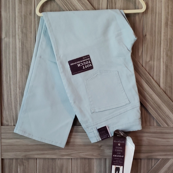 Gloria Vanderbilt Amanda Jeans - Picture 16 of 16